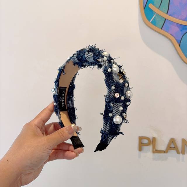 With Packaging Chanel Chanel's New Exquisite Pearl Wide-Brimmed Headband Retro I