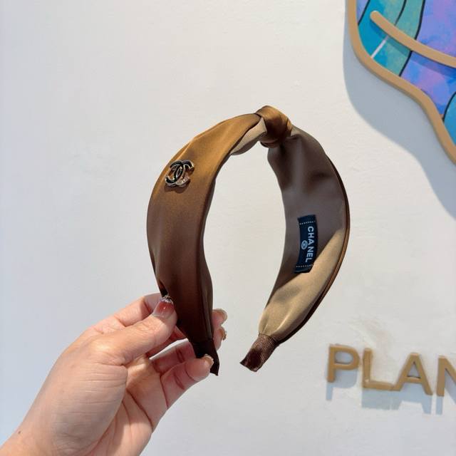 With Packaging Chanel Chanel's Latest Xiaochan Headband Fashion New Headband Int