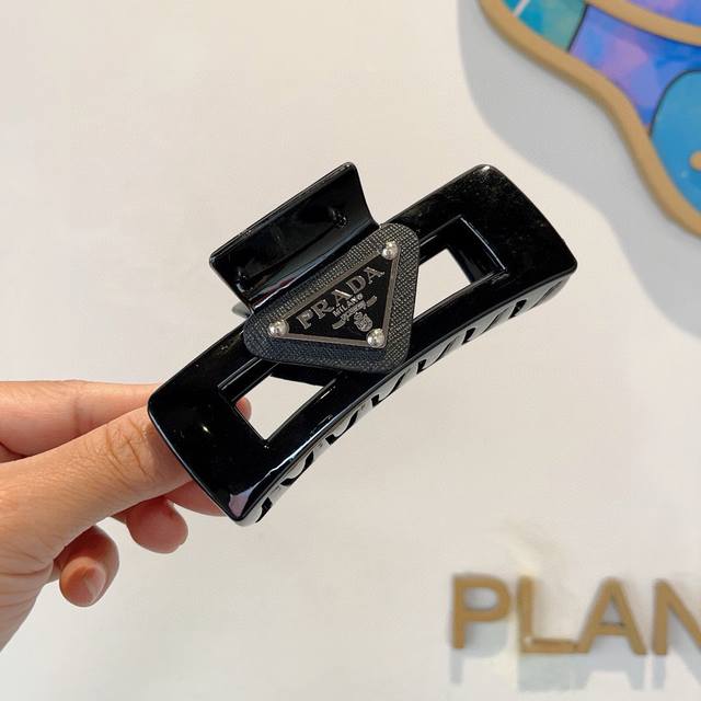 With Packaging Prada Prada's New European And American Fashion Hair Clips Are Th