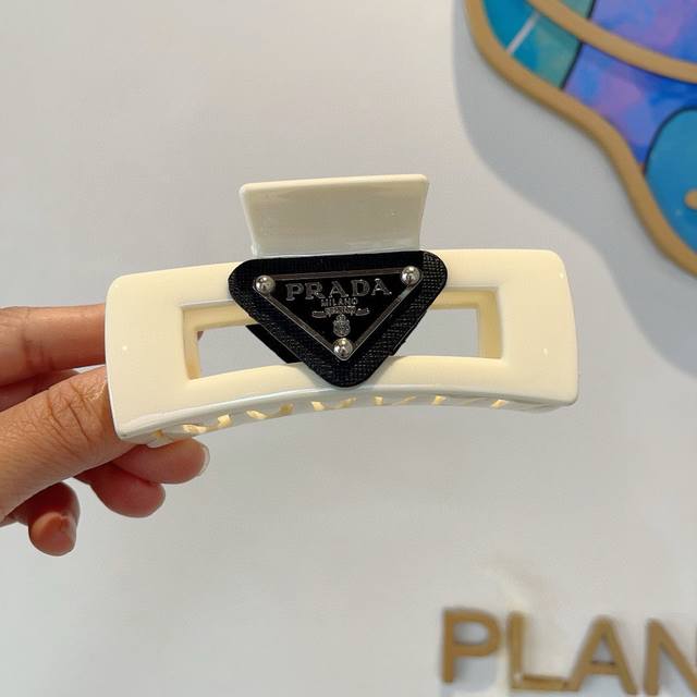With Packaging Prada Prada's New European And American Fashion Hair Clips Are Th