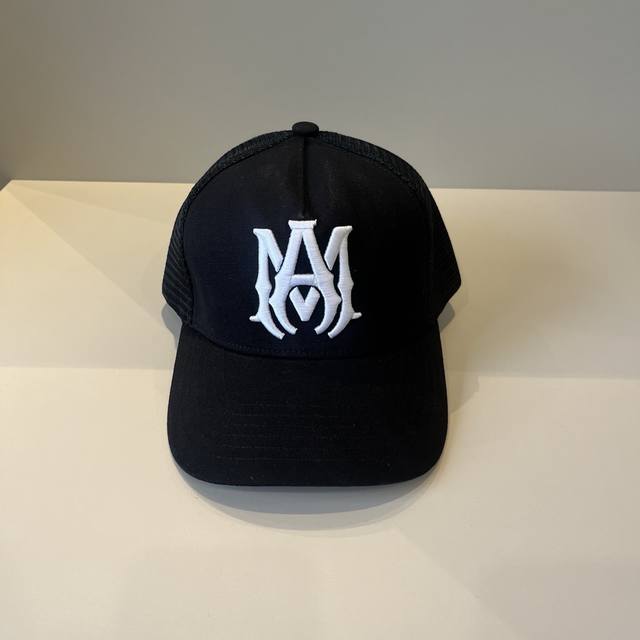 New Baseball Cap From The Official Website Of The Trendy Brand. The Original Qua