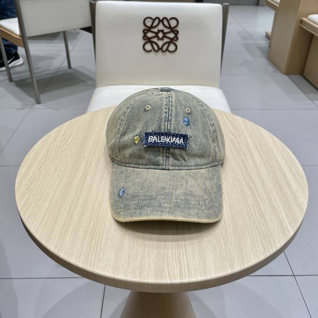 balenciaga Balenciaga New Embroidered Logo Baseball Cap With Cool Colors, Dif