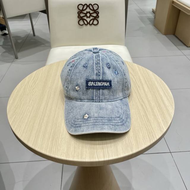 balenciaga Balenciaga New Embroidered Logo Baseball Cap With Cool Colors, Dif