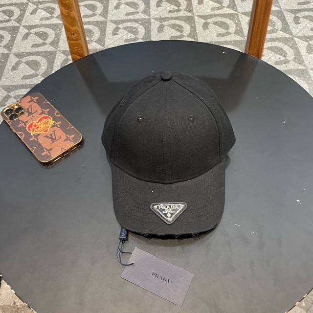 Prada Spring And Summer New Big Brand Embroidered Baseball Cap New Shipment Big