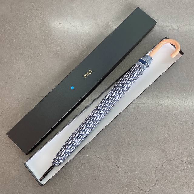 dior Long Umbrella Is Definitely A Great Benefit For Consumers This Year. Dio