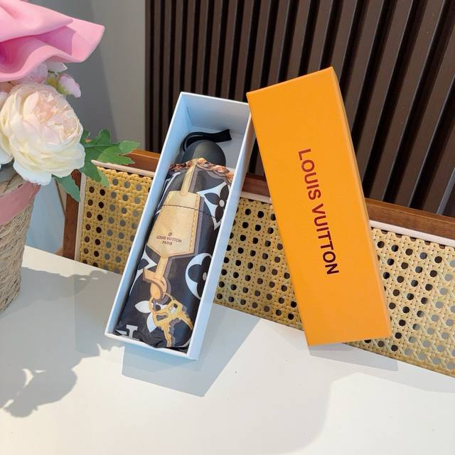 louis Vuitton Louis Vuitton Classic Chain 50% Fold Umbrella Is A Hot-Selling