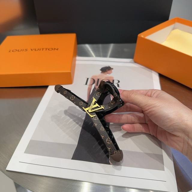 With Packaging Box Louis Vuitton Louis Vuitton New Product Grab Clip Classic Lv