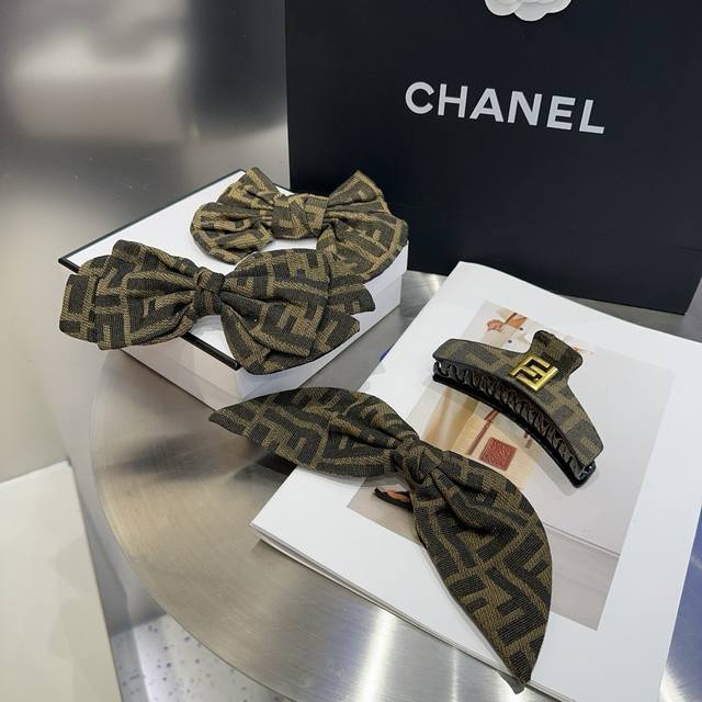 With Packaging Box Fendi Fendi F Spring Clip Retro Temperament Beauty Simple And
