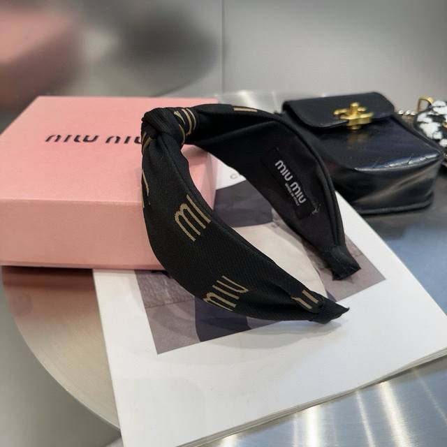With Packaging Box Miumiu New Style Headband Is Simple, Elegant, Practical And V