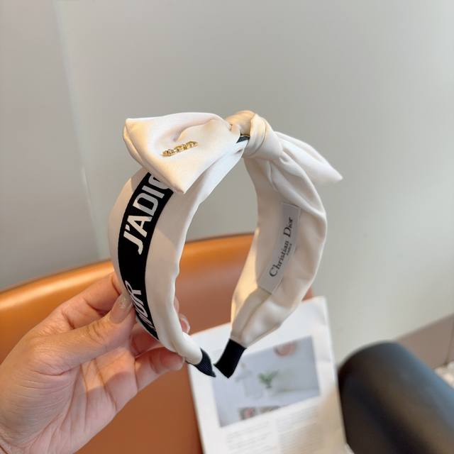 With Packaging Dior Dior Classic New D Letter Silk Bow Wide Headband, Counter Qu