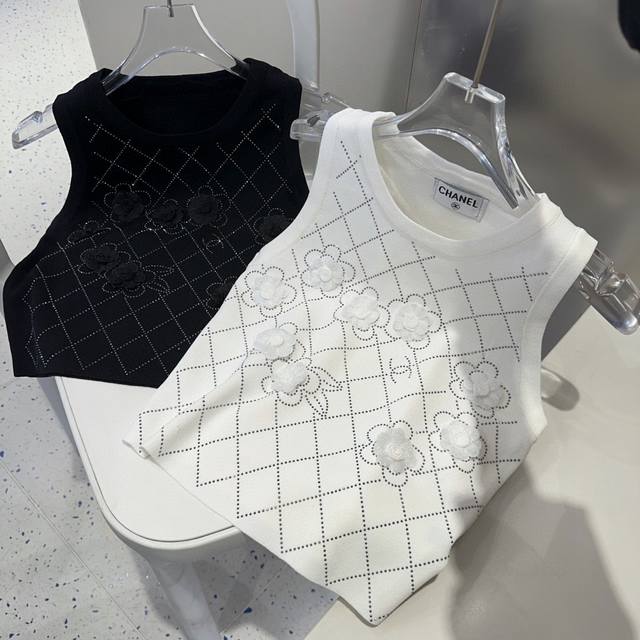 Chanel Vest With Jacket Worn Alone Is Super Hot One Size