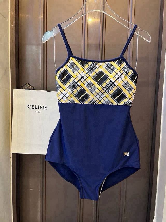 P Burberry Plaid One-Piece Swimsuit Is Suitable For A Variety Of Scenes. It Can