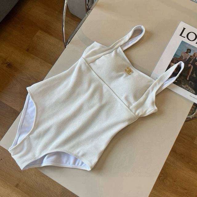 Special P Chanel Chanel One-Piece Swimsuit Is Suitable For A Variety Of Scenes.