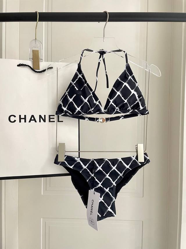 chanel New Bikini Swimsuit Is Suitable For A Variety Of Scenes. It Can Be Wor