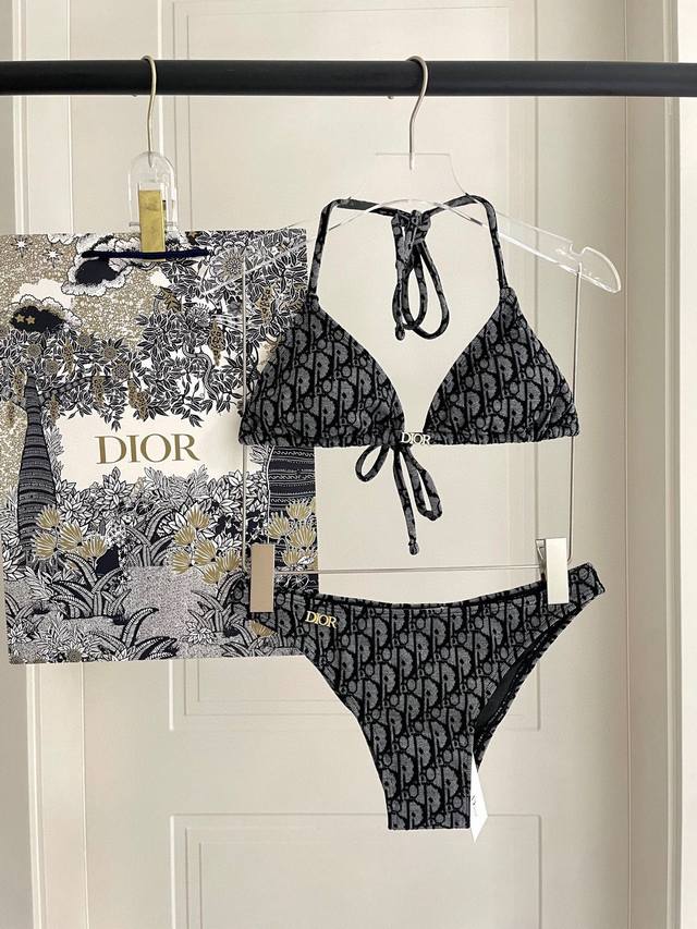 dior's New Jacquard One-Piece Swimsuit Is Suitable For A Variety Of Scenarios