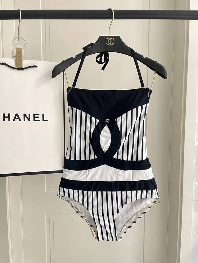 chanel's New One-Piece Swimsuit Is Suitable For A Variety Of Scenarios. It Ca