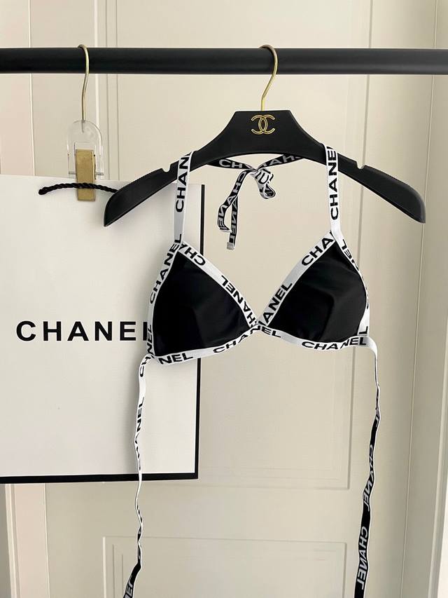 chanel's New Two-Piece Swimsuit Is Suitable For A Variety Of Scenarios. It Ca