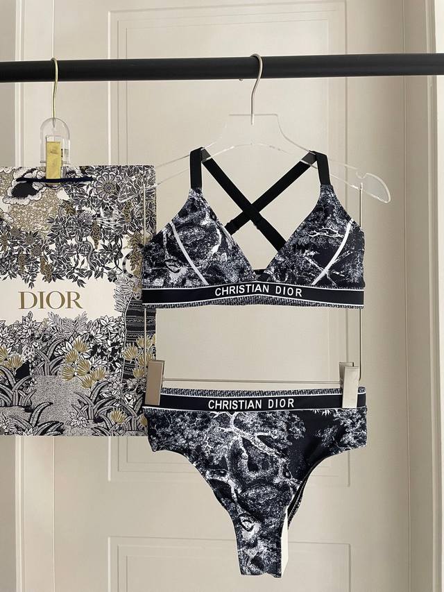 Dior Swimsuit Is Suitable For A Variety Of Scenarios. It Can Be Worn As An Inner