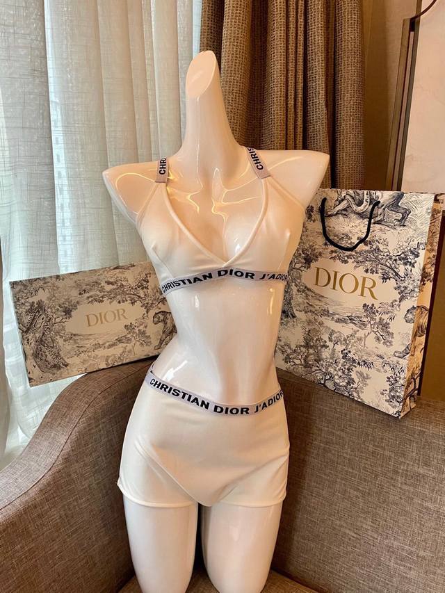 dior Two-Piece Swimsuit Is Suitable For A Variety Of Scenarios. It Can Be Wor