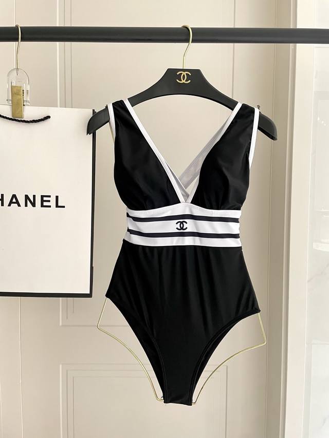 chanel Swimsuit Is Suitable For A Variety Of Scenes. It Can Be Worn As An Inn