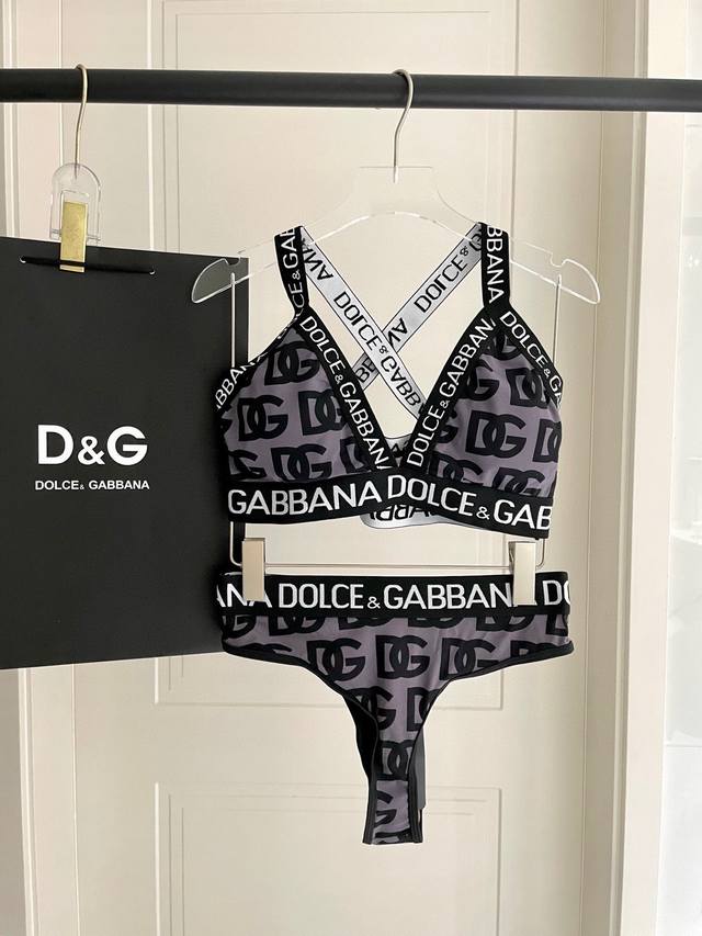 dg The Latest Two-Piece Swimsuit From The Counter Is Suitable For A Variety O
