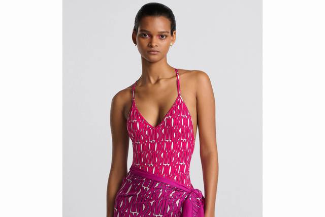 New One-Piece Swimsuit From Dior. Suitable For A Variety Of Scenarios. Can Be Wo