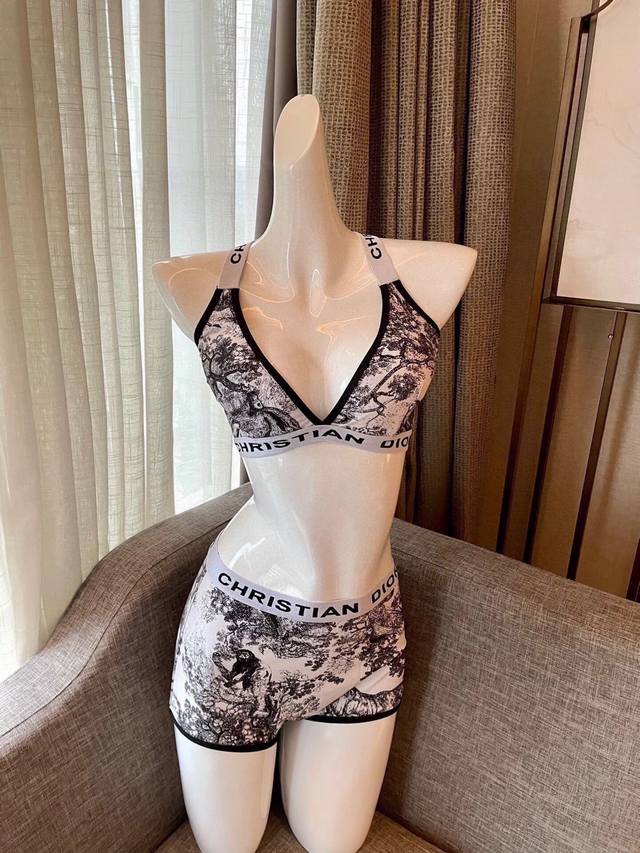 dior Two-Piece Swimsuit Is Highly Recommended. The Pattern Is Very Popular. T