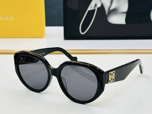 Loewe Lw40102U Size 56 Mouth 18-145 The Real Thing Is More Beautiful. The Detail