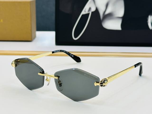 Model Is Also Sold On The Official Website. Bv40076 Size 57 Mouth 15-140 Definit