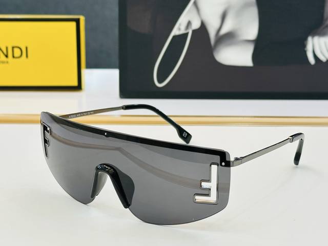 fend* Fe40168U Size 145 Mouth 0-142 New And Unique - Suitable For All Face Sh