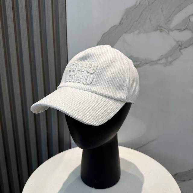 miumiu Miu Miu Limited Edition New Corduroy Baseball Cap Corduroy Textured Du