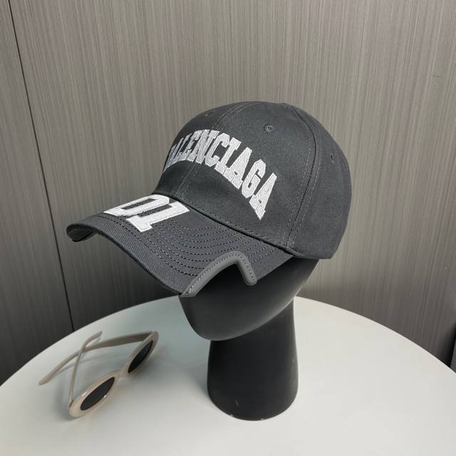 balenciaga Balenciaga New Embroidered Logo Baseball Cap With Cool Colors, Dif