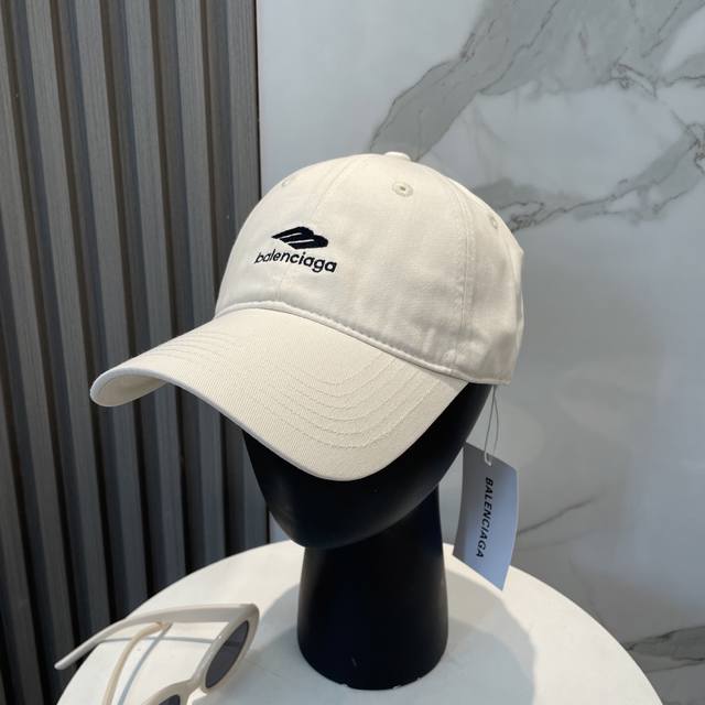 balenciaga Balenciaga New Embroidered Logo Baseball Cap With Cool Colors, Dif