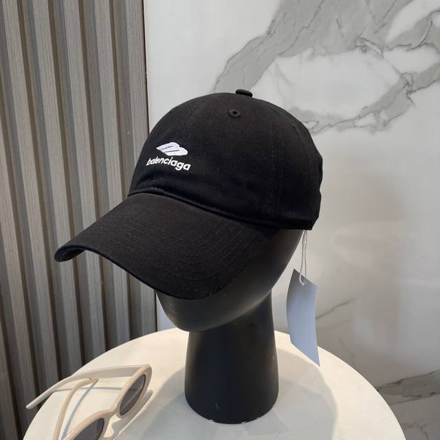 balenciaga Balenciaga New Embroidered Logo Baseball Cap With Cool Colors, Dif