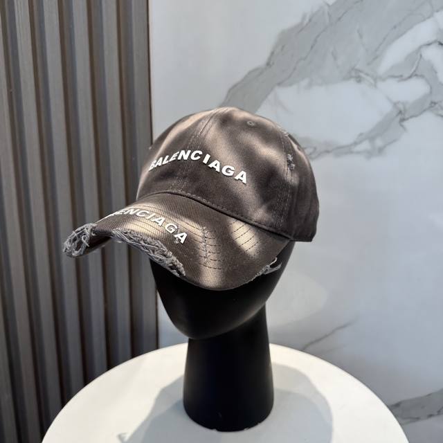 balenciaga New Washed Baseball Cap From Balenciaga With Cool Colors For Men A