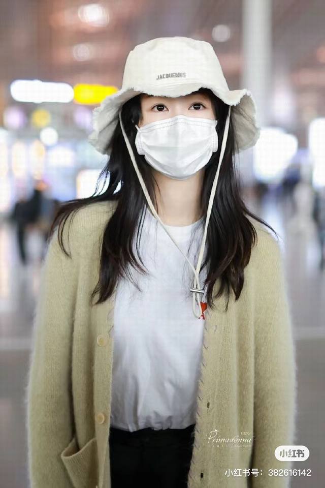 jacquemus High Version Bucket Hat Is A Must-Have For All-Match Colors. It Is