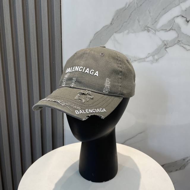 balenciaga Balenciaga New Logo Baseball Cap With Cool Colors, Different Style