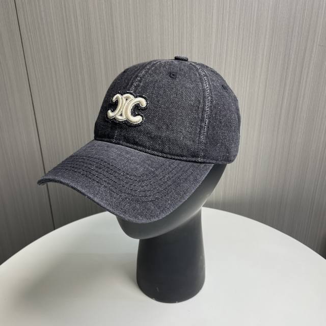 With Dust Bag Celine's New Denim Baseball Cap Is A Must-Have For Going Out, Supe