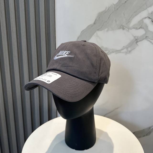 Nike Embroidered Letter Logo Cotton Baseball Cap Cool Color Gives Street Style F