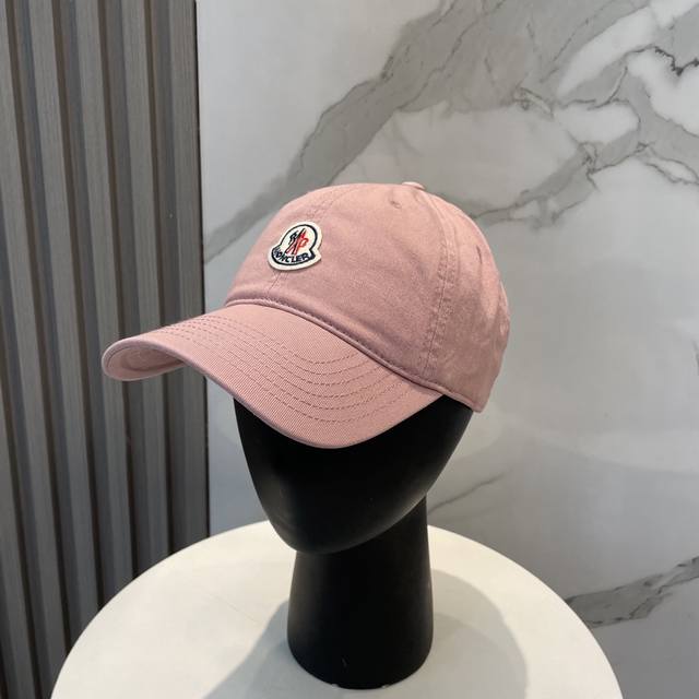 Moncler's New Baseball Cap Is Fashionable And Street-Friendly. It Is A Favorite