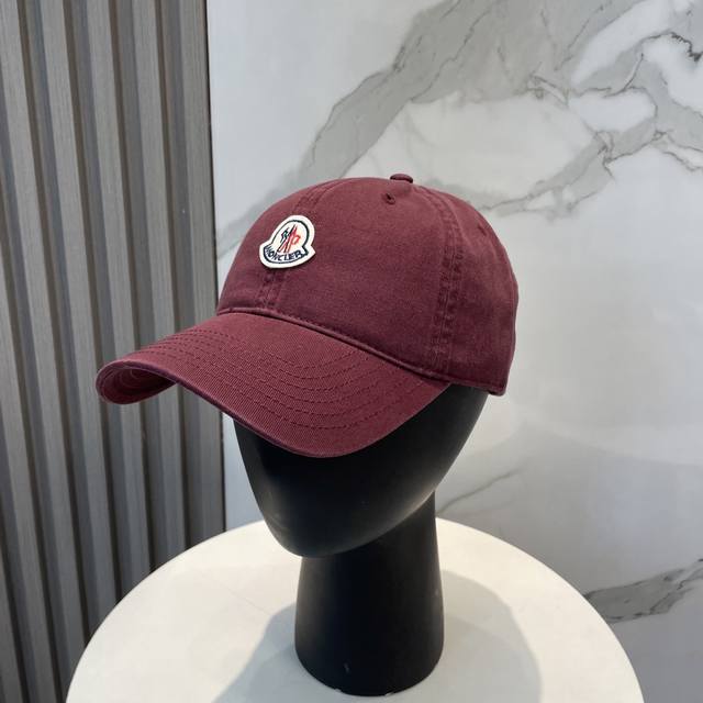Moncler's New Baseball Cap Is Fashionable And Street-Friendly. It Is A Favorite