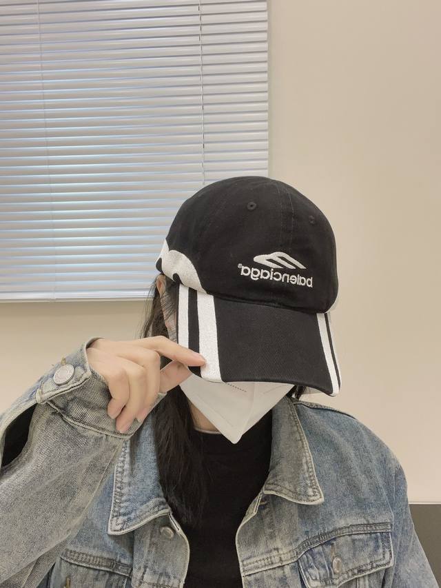 New Balenciaga Paris Family New Baseball Cap In Stock, Simple And Stylish, Super