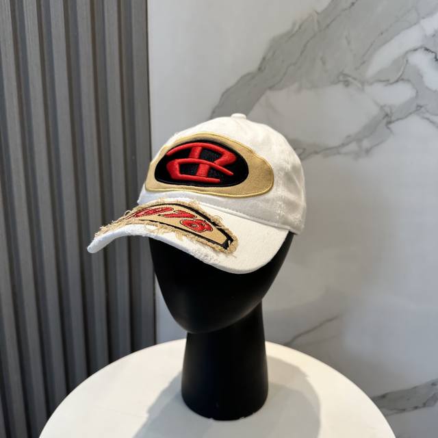 diesel Diesel Baseball Cap Is A Must-Have For Going Out. It Is Easy To Match.