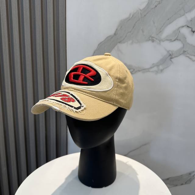 diesel Diesel Baseball Cap Is A Must-Have For Going Out. It Is Easy To Match.