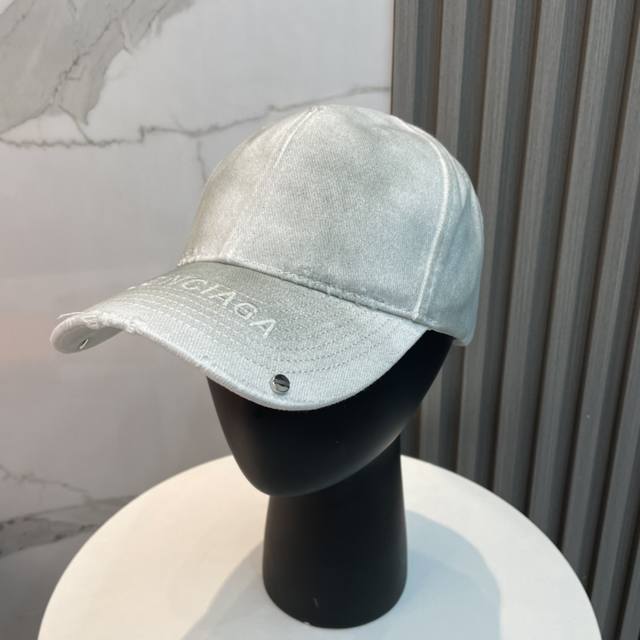 balenciaga Balenciaga New Logo Baseball Cap With Cool Colors, Different Style