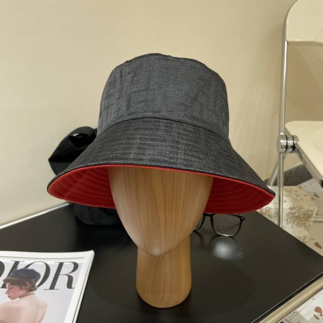Fendi Double-Sided Fisherman Hat Classic Old Flower Simple And Generous Super In