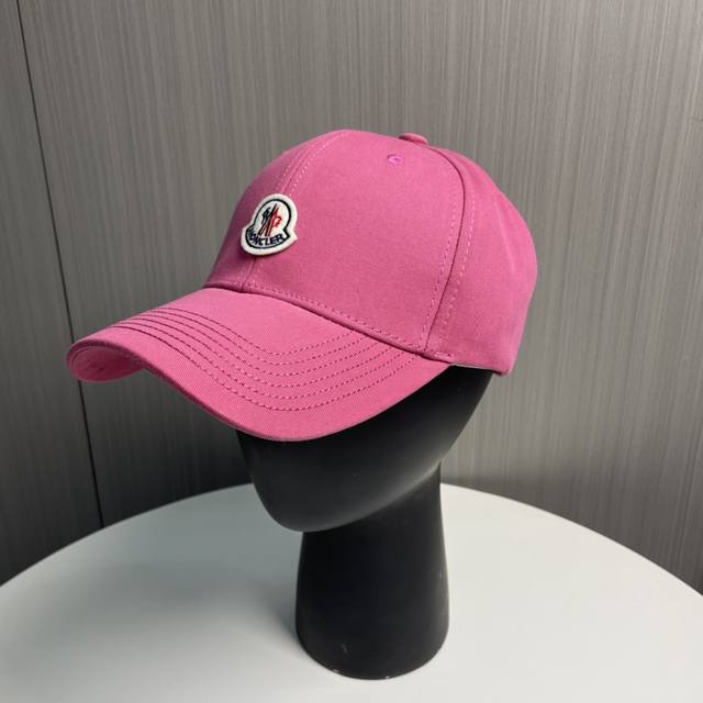 Moncler's New Baseball Cap Is Fashionable And Street-Friendly. It Is A Favorite