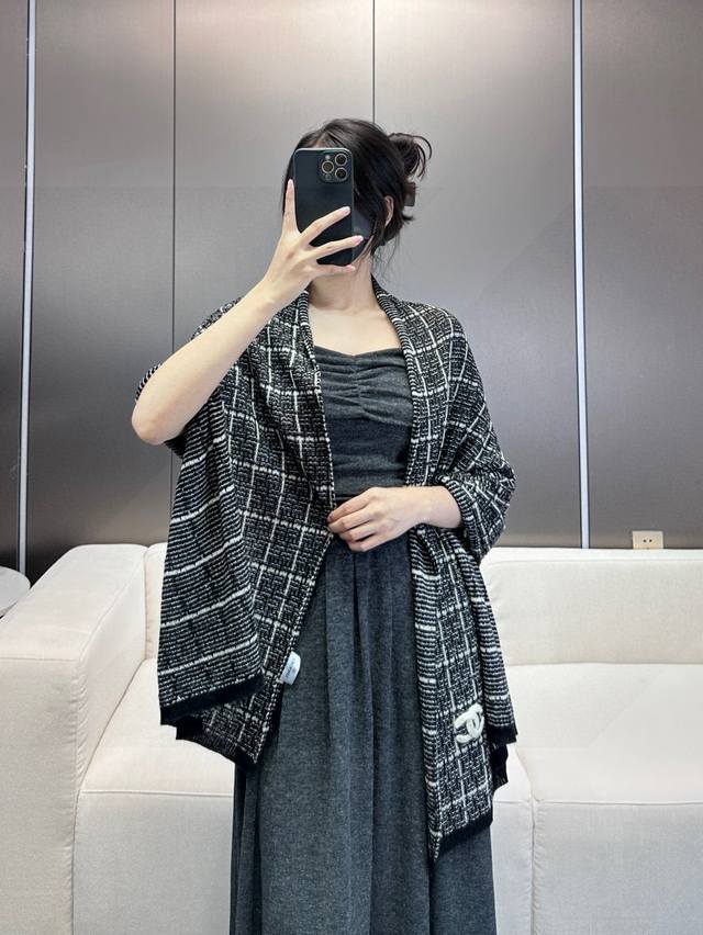 vip Limited Edition, Top-Notch, World-Class, Beautiful Chanel Double C Shawl,