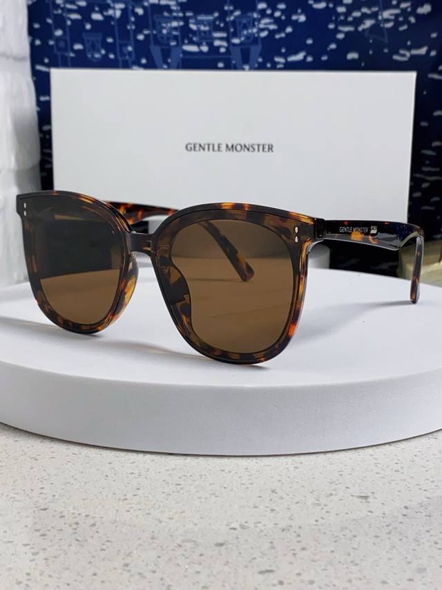 gentle Moster Gm New Square Trend Fashion Large Frame Sunglasses Sun Protecti
