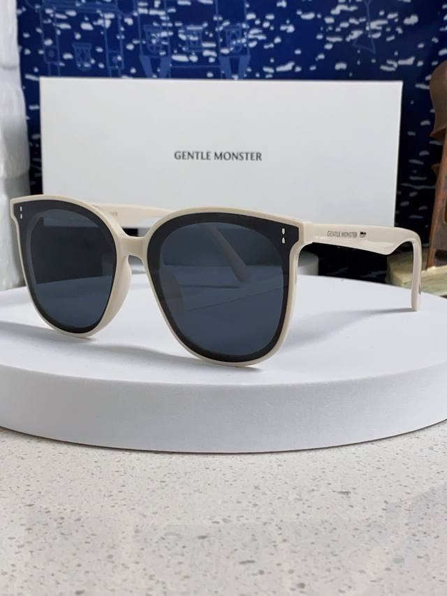 gentle Moster Gm New Square Trend Fashion Large Frame Sunglasses Sun Protecti